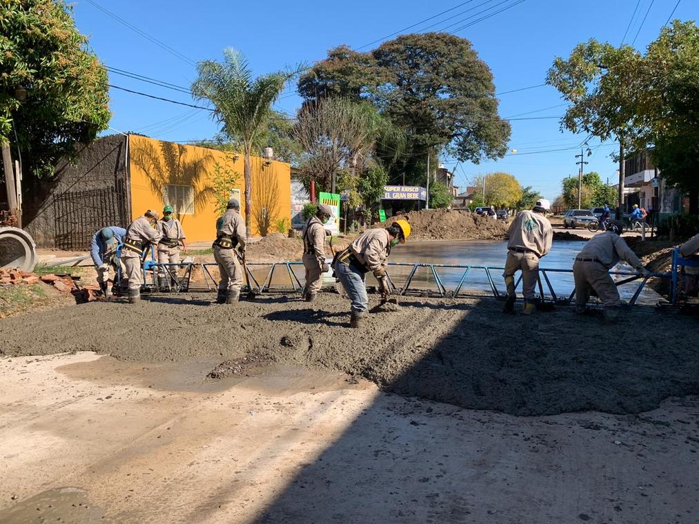 Ministerio de Obras y Servicios Públicos | Vialidad Urbana centra su acción en calle Lavalle: pavimento y asfalto caliente